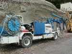 7.6.2005 - manipul�tor pro st��k�n� betonov�ch sm�s� Meyco Potenza